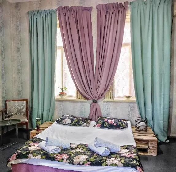 اتاق لوکس خانوادگی, Friendly Guest House