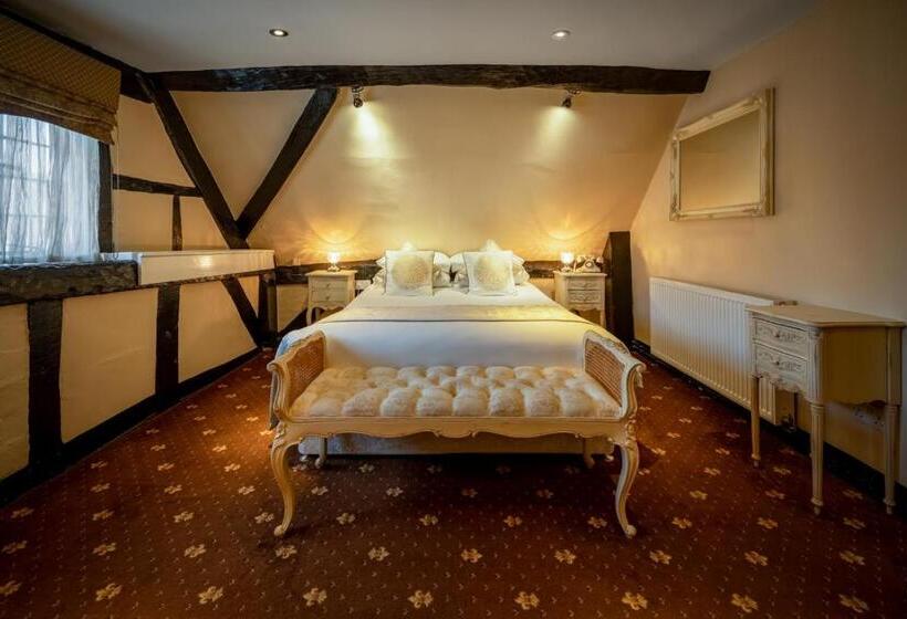 جناح ديلوكس, The White Swan Hotel Bar & Restaurant