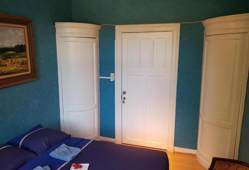 デラックスルーム, Château Lambert Moulinsart Hotel, Shuttle Airport, Long Term Parking, Snooker, Large Terrasse, Dinne