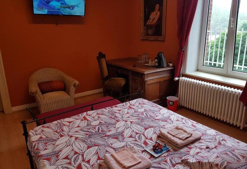 Quarto Standard Cama King, Château Lambert Moulinsart Hotel, Shuttle Airport, Long Term Parking, Snooker, Large Terrasse, Dinne