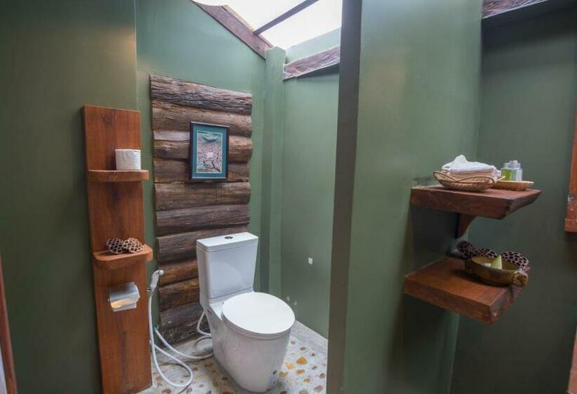 バルコニー付きデラックスルーム, Bong Thom Forest Lodge