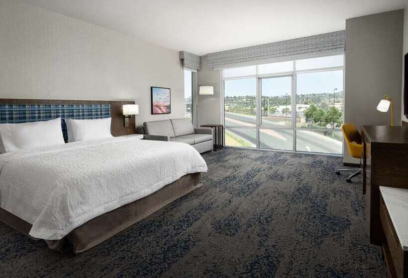 キングサイズベッドのスタンダードルーム, Hampton Inn Champaign Southwest