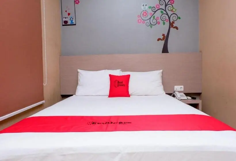 Delüks Oda, Reddoorz Near Java Supermall Semarang