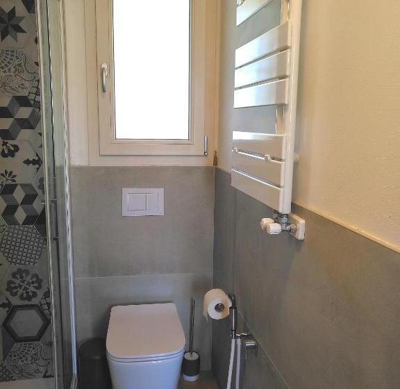 スタンダードシングルルーム, B&b Madama Granèt