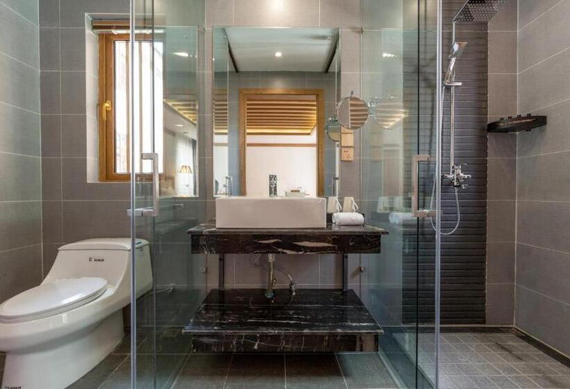 اتاق استاندارد با بالکن, Lijiang Nanfu Yinglu Guesthouse