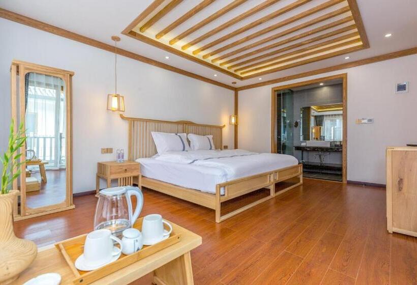 Номер Стандарт с Балконом, Lijiang Nanfu Yinglu Guesthouse
