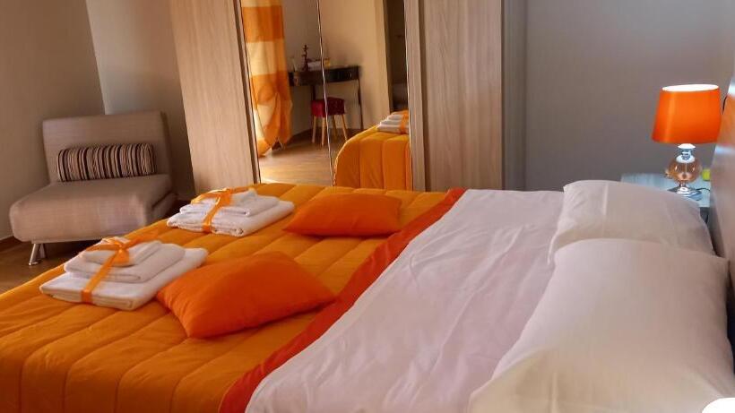 חדר סטנדרט לשלושה עם מרפסת, B&b Le Bacette