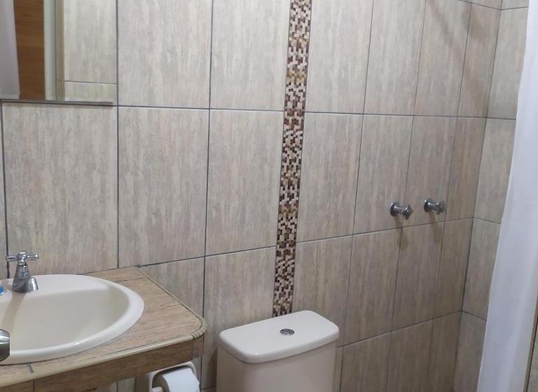 اتاق استاندارد سه نفره, El Huaranguito