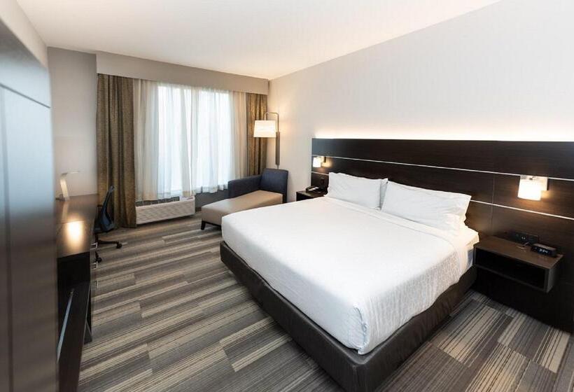 适合残疾人士使用的带超级大床的标准间, Holiday Inn Express & Suites Franklin   Berry Farms, An Ihg