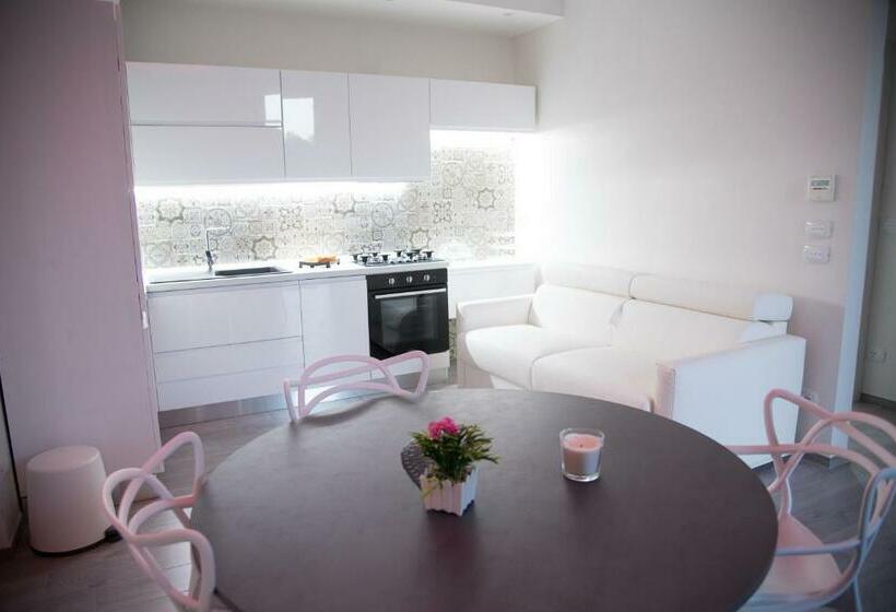 자쿠지 스위트, Pandora Luxury Suite