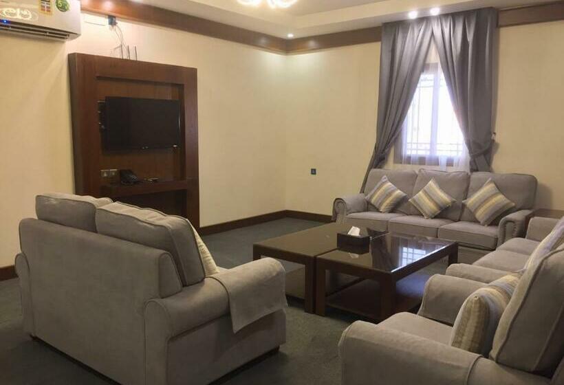 Delüks Stüdyo, Aral