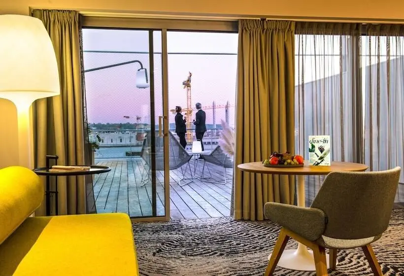 景色の見えるスイートルーム, Radisson Blu Hotel Bordeaux