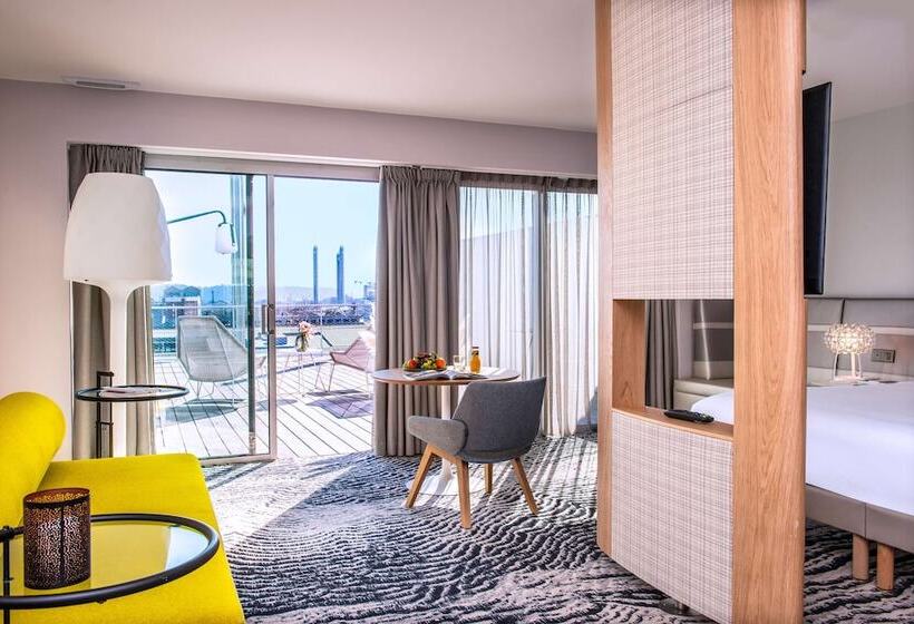 سوئیت با چشمانداز, Radisson Blu Hotel Bordeaux