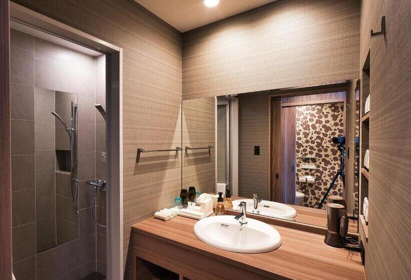 اتاق استاندارد سه نفره, Winery Hotel And Condominium Hitohana
