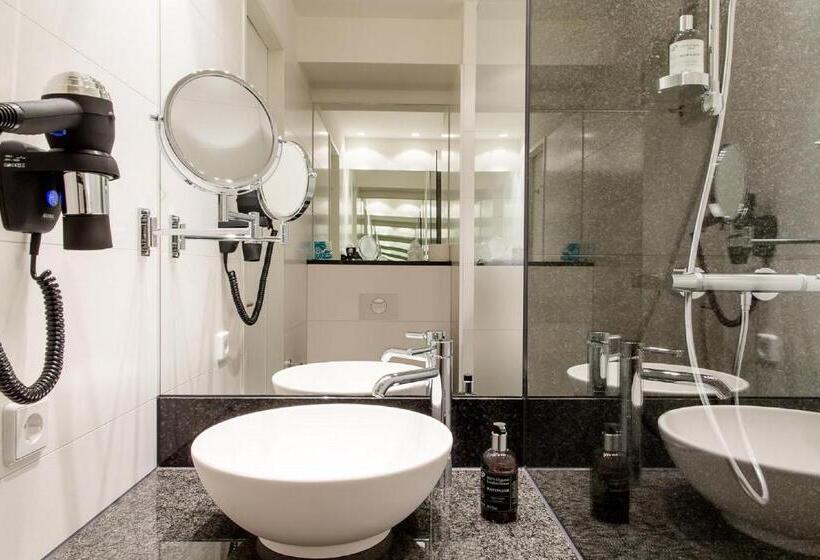 Стандартный Номер Кровать Кинг, Motel One Leipzig Post