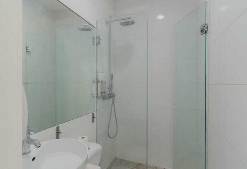 تختخواب در اتاق مشترک, Ndussole Guest House