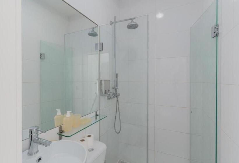 اتاق عادی, Ndussole Guest House