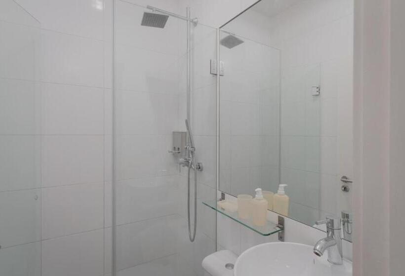 اتاق اکونومی, Ndussole Guest House