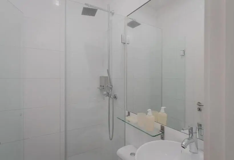 اتاق اکونومی, Ndussole Guest House