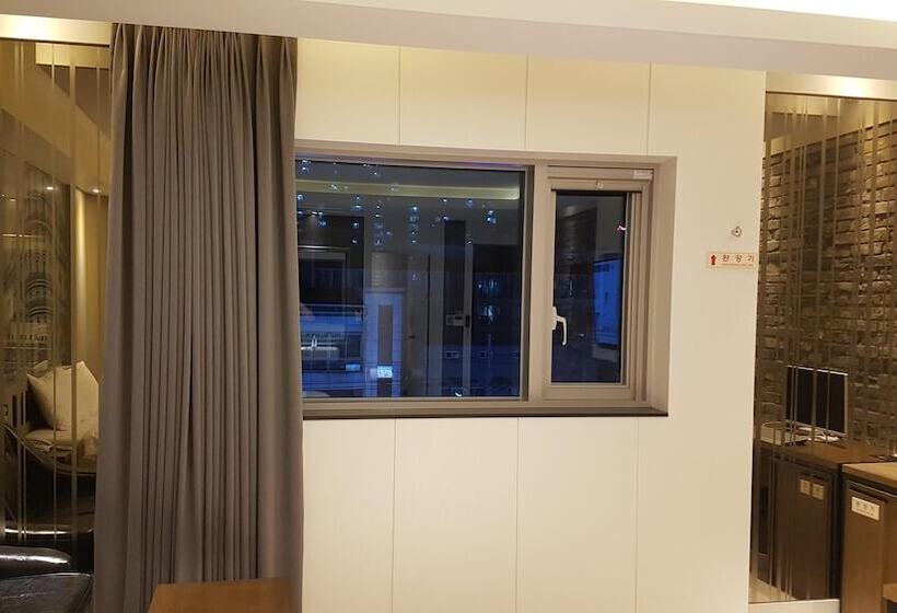 اتاق استاندارد با چشم‌انداز شهر, Pohang Hotel View