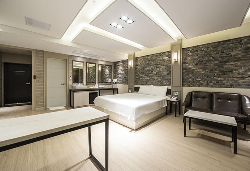 اتاق استاندارد با چشم‌انداز شهر, Pohang Hotel View