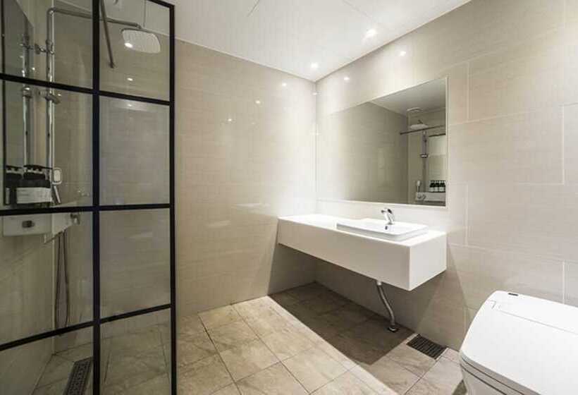 اتاق لوکس با چشم‌انداز دریا, Pohang Hotel View