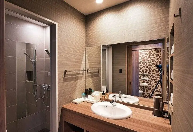اتاق استاندارد سه نفره, Winery Hotel And Condominium Hitohana