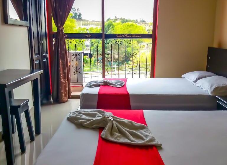 غرفة عائلية, Portal Dorado