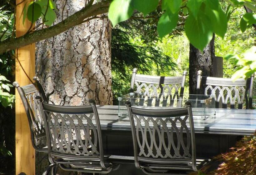 Номер Стандарт Вид на Сад, Ponderosa Ridge A B & B