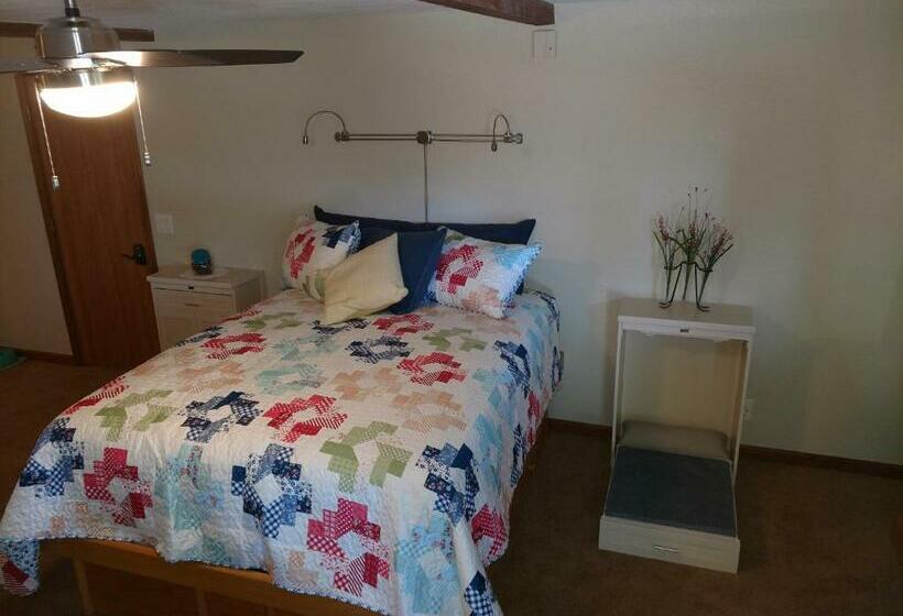 חדר סטנדרט נוף לגינה, Ponderosa Ridge A B & B