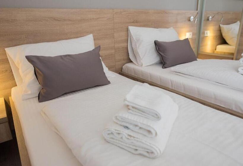 اتاق لوکس با چشمانداز باغ, Forest Međugorje