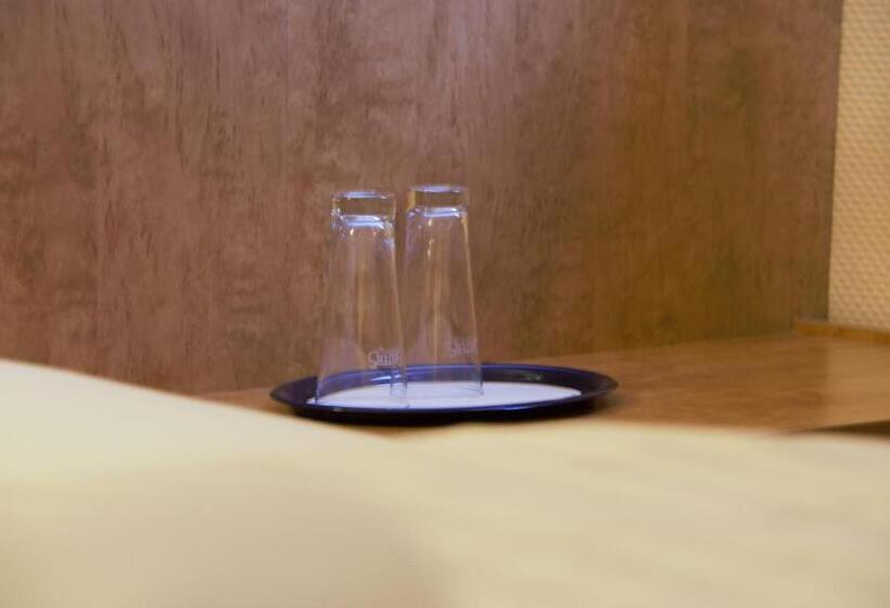 Номер Стандарт, Am Bahnhof