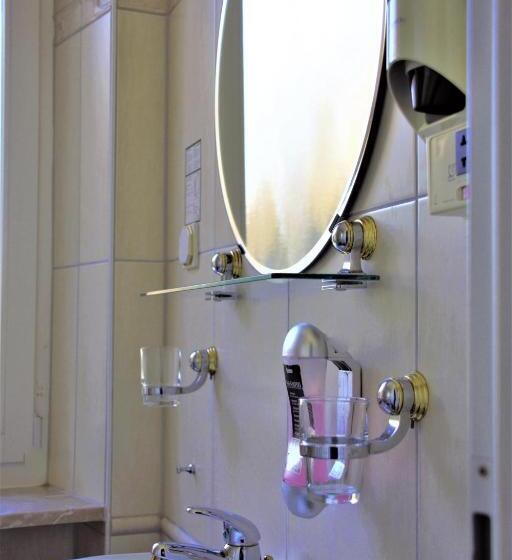 Номер Стандарт, Am Bahnhof