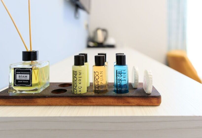 ルームシェアのワンベッド, Nar Palace