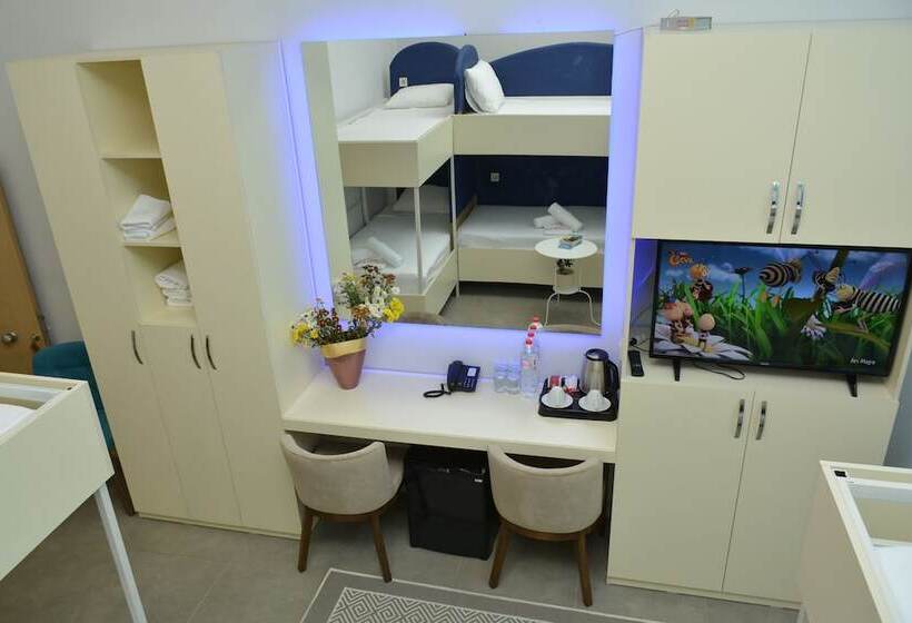 ルームシェアのワンベッド, Nar Palace