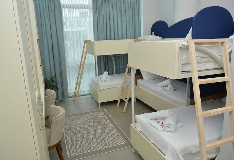 ルームシェアのワンベッド, Nar Palace