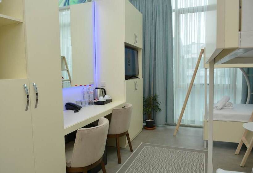 ルームシェアのワンベッド, Nar Palace