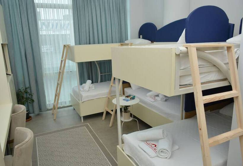 ルームシェアのワンベッド, Nar Palace