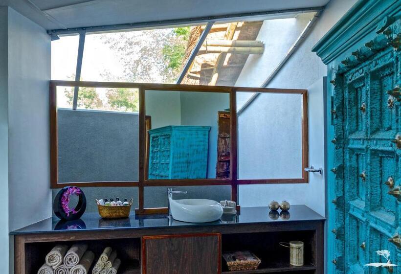 חדר סטנדרט, Red Earth Tadoba