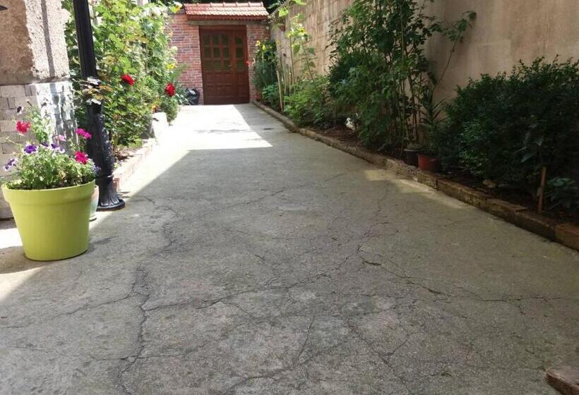 اتاق استاندارد با سرویس بهداشتی مشترک, Abaguesthouse