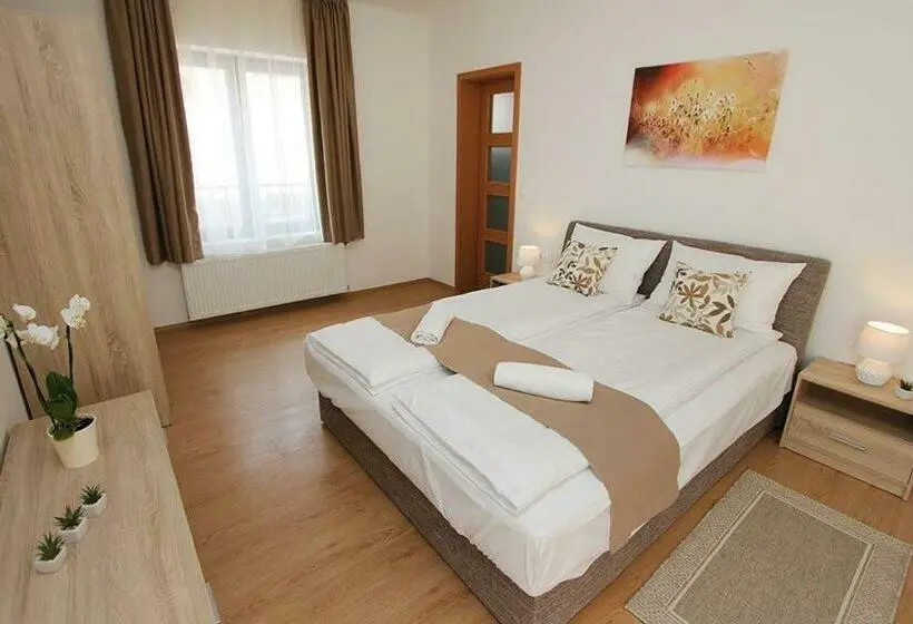 اتاق خانوادگی, Boutique Apartments