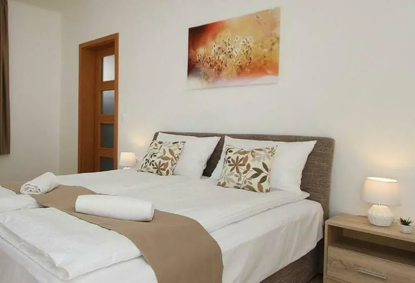اتاق خانوادگی, Boutique Apartments