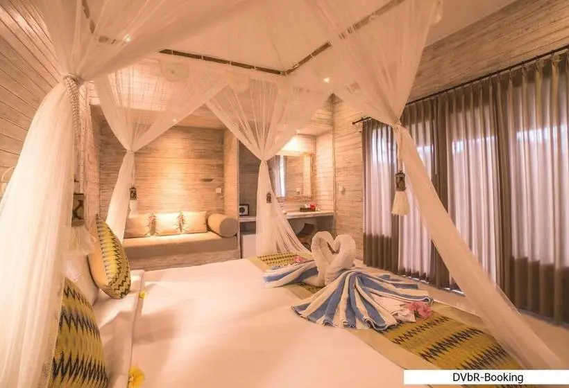 اتاق لوکس با بالکن, Dayung Villas By Reccoma
