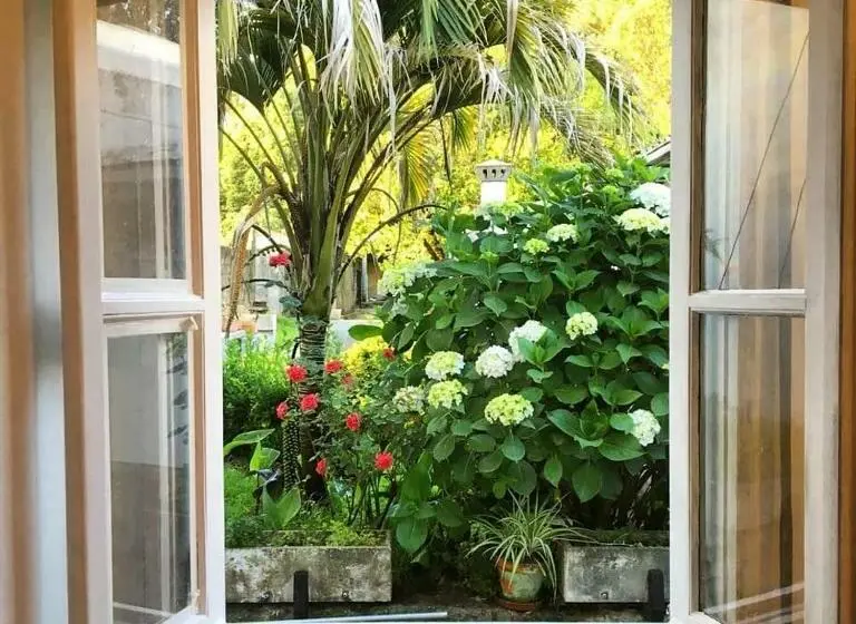 デラックススイート, Hostel Das Flores
