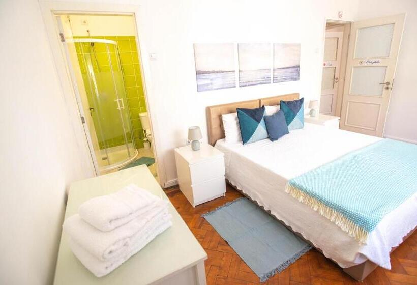 Люкс Повышенной Комфортности, Hostel Das Flores