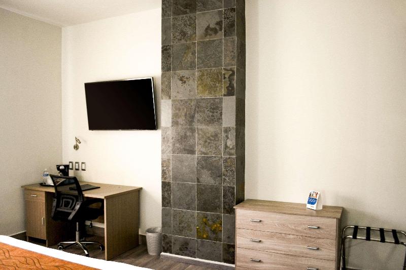 Люкс Кровать Кинг, Comfort Inn Irapuato