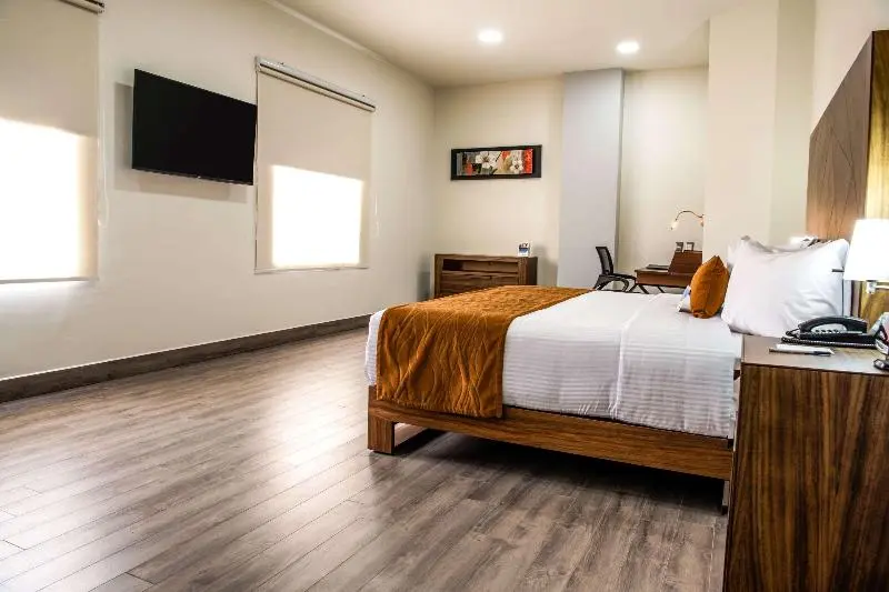 キングサイズベッドのスイートルーム, Comfort Inn Irapuato