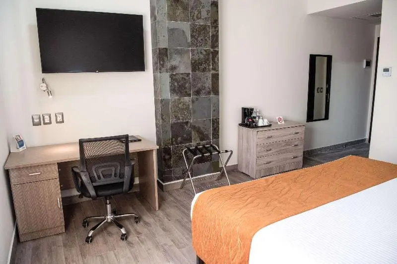 キングサイズベッドのスタンダードルーム, Comfort Inn Irapuato