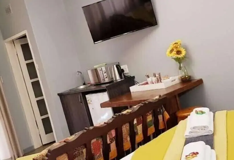 ガーデンビュースタンダードルーム, Graceland Guesthouse