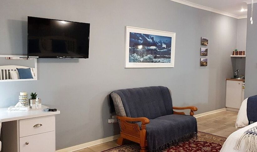 ファミリールーム, Graceland Guesthouse